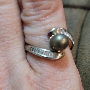 Green pearl ring